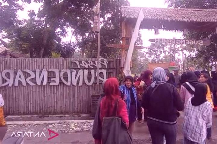 Aurora, 35 — Escort in Desa Gunungsari, Indonesia