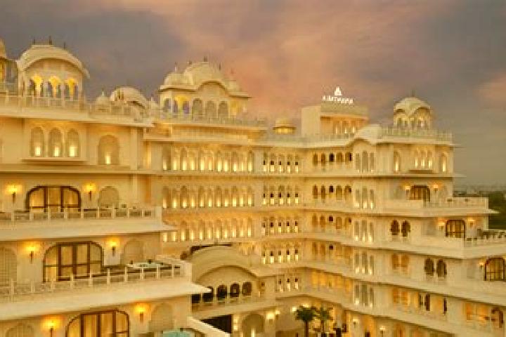 Aurora, 35 — Escort in Jintur, India