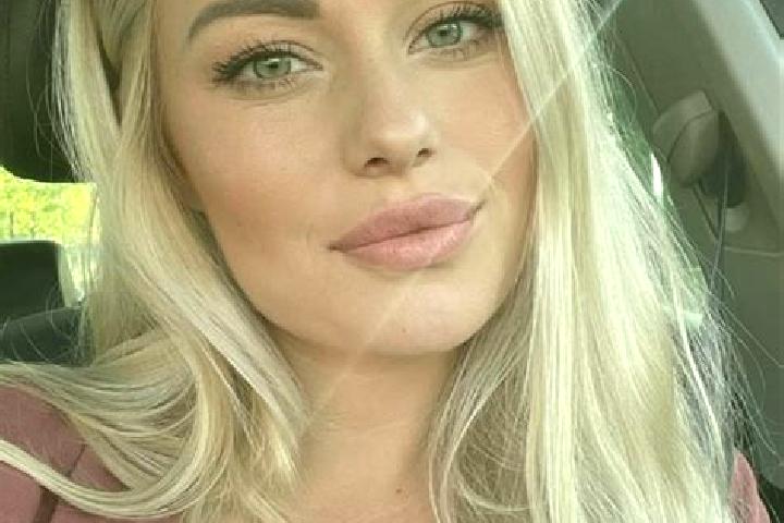 Aurora, 36, a blonde hazel-eyed european companion based in Velky Saris. Offering 69, CIM, Fetish. Available for incall and outcall, day and evening dates.