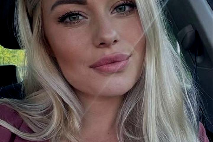 Aurora, 36, a blonde hazel-eyed mixed companion based in Arjona. Offering Tantra, Overnight, 69. Available for incall and outcall, day and evening dates.