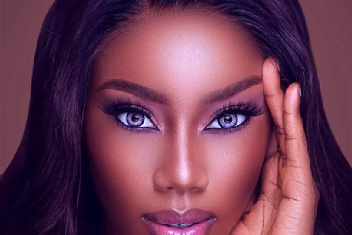 Aurora, 36, a brunette blue-eyed ebony companion based in Loubeyrat. Offering Fetish, Striptease, Prostate Massage, Tantra. Available for incall and outcall,...