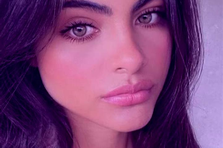 Aurora, 36, a brunette green-eyed mediterranean companion based in Tung Chung. Offering Domination, Striptease, Duos. Available for incall and outcall, day a...