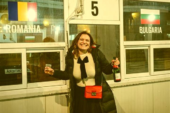Aurora, 36 — Escort in Coves, Romania
