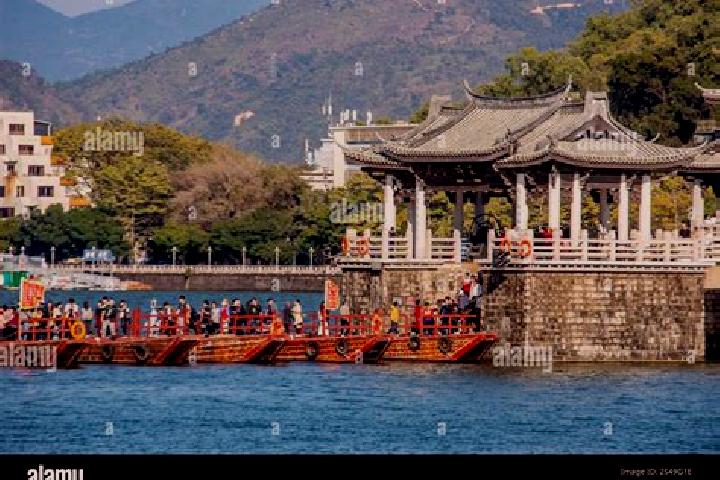 Aurora, 36 — Escort in Guangji, China