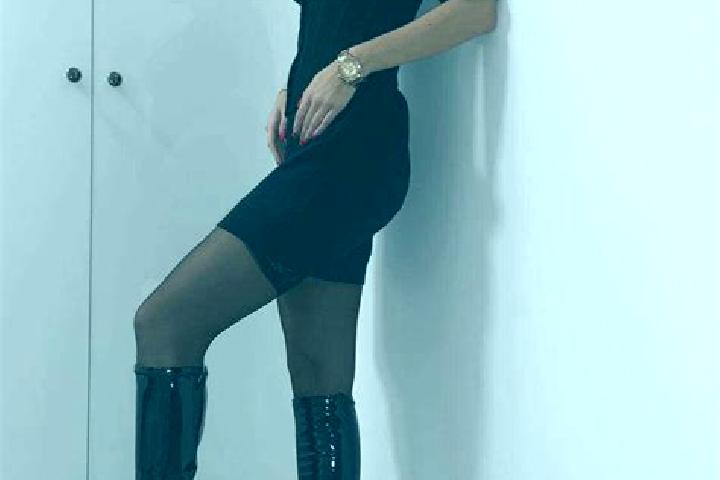 Aurora, 37, a black grey-eyed slavic companion based in Sainte-Clotilde-de-Horton. Offering Tantra, Overnight, A-Level, OWO, 69. Available for incall and out...