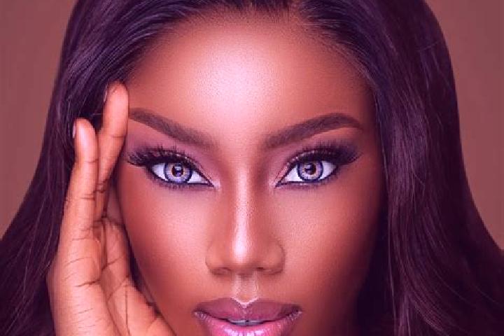 Aurora, 37, a chestnut blue-eyed ebony companion based in Uskumrukoey. Offering Deep French Kissing, Party Girl, Duos, Striptease. Available for incall and o...