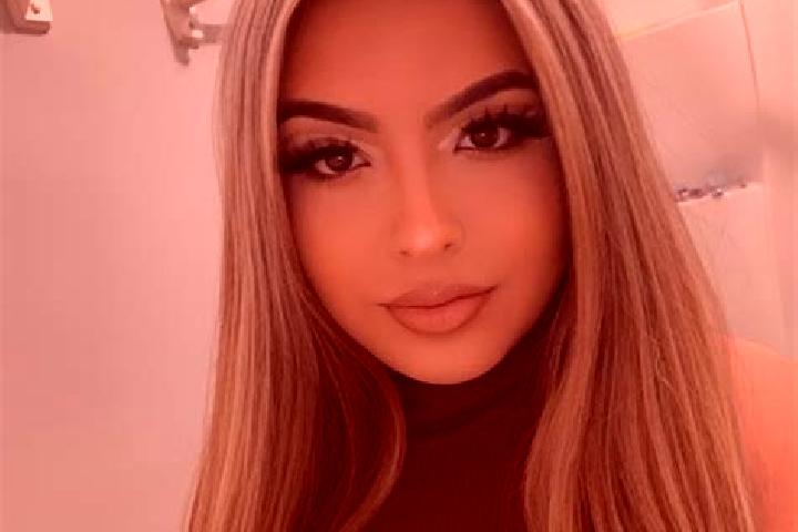 Aurora, 38, a blonde brown-eyed latina companion based in Strelna. Offering Domination, Couples, OWO. Available for incall and outcall, day and evening dates.