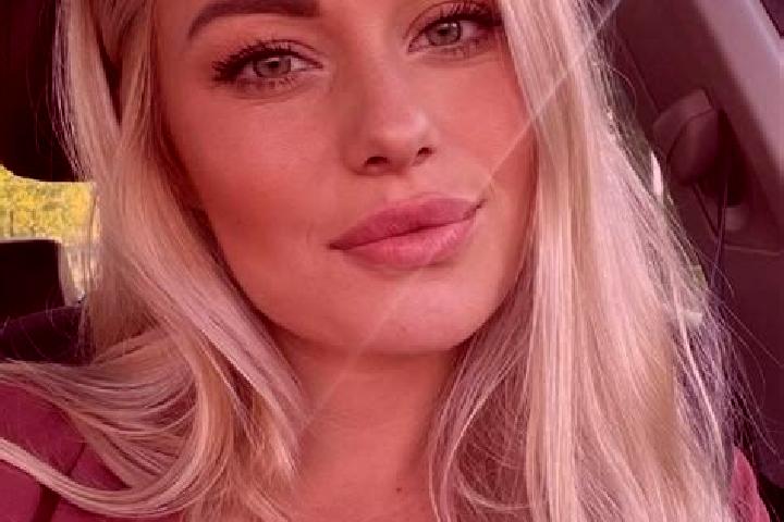 Aurora, 38, a blonde hazel-eyed caribbean companion based in Con Son. Offering OWO, Massage, A-Level, Fetish, Dinner Date. Available for incall and outcall, ...