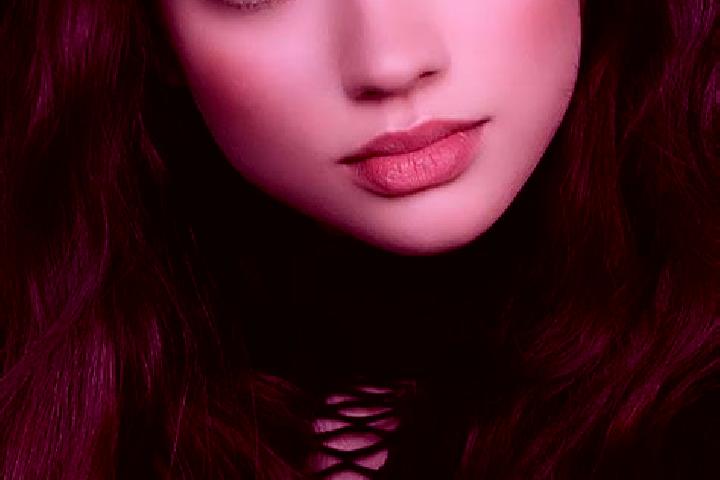 Aurora, 38, a brunette dark-eyed european companion based in Armacao. Offering CIM, GFE. Available for incall and outcall, day and evening dates.