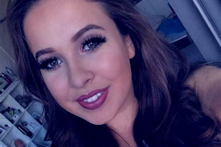 Aurora, 38, a brunette grey-eyed caucasian companion based in Hayrat. Offering Prostate Massage, Duos, Party Girl, Roleplay, 69. Available for incall and out...