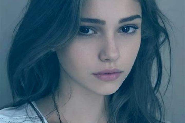 Aurora, 38, a chestnut grey-eyed slavic companion based in Pereybere. Offering Travel Companion, Massage, Domination. Available for incall and outcall, day a...