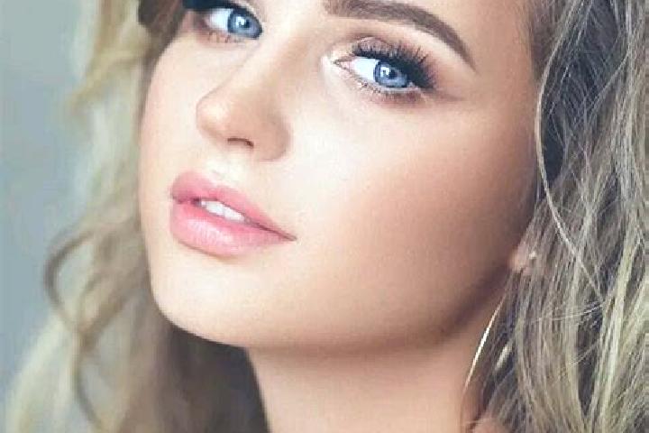 Aurora, 38, a dark blonde blue-eyed slavic companion based in Kita. Offering A-Level, Domination, Overnight, Duos, Couples. Available for incall and outcall,...
