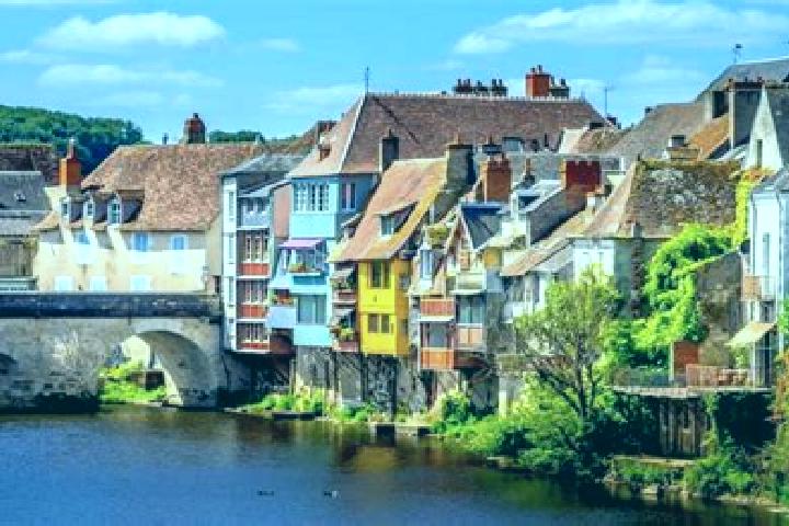 Aurora, 38 — Escort in Argenton-sur-Creuse, France
