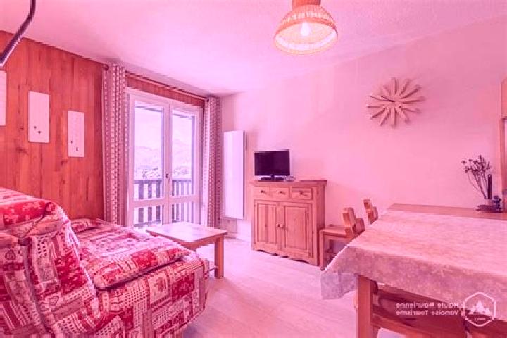 Aurora, 38 — Escort in Aussois, France