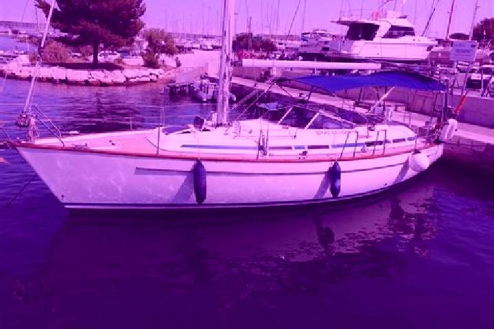 Aurora, 38 — Escort in Mauprevoir, France