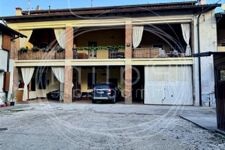 Aurora, 38 — Escort in Paderno Franciacorta, Italy