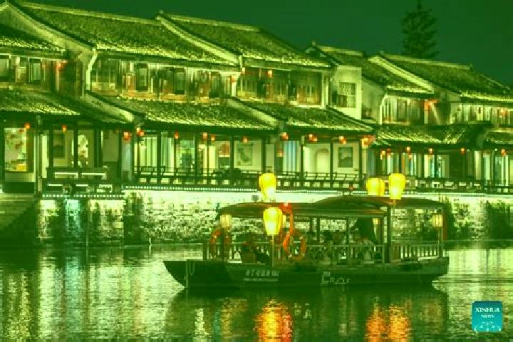 Aurora, 38 — Escort in Tangqi, China