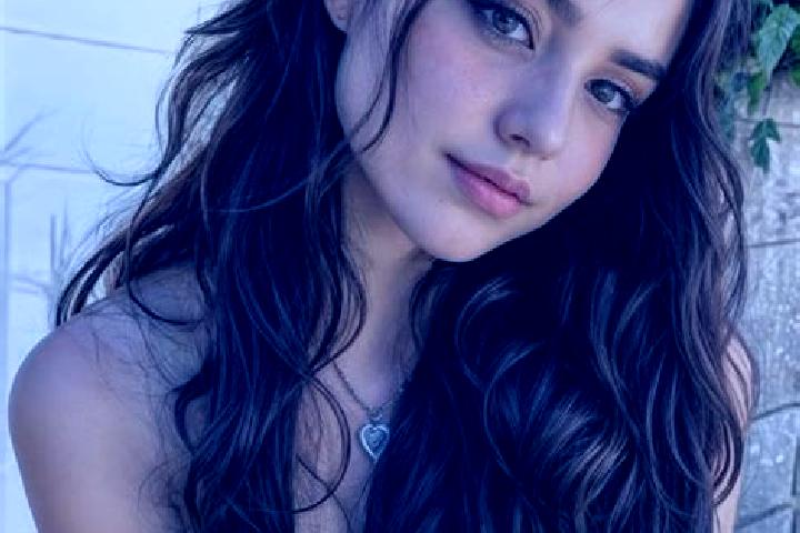Aurora, 39, a brunette amber-eyed middle eastern companion based in Balazote. Offering CIM, Erotic Massage, Prostate Massage, Dinner Date, Party Girl. Availa...