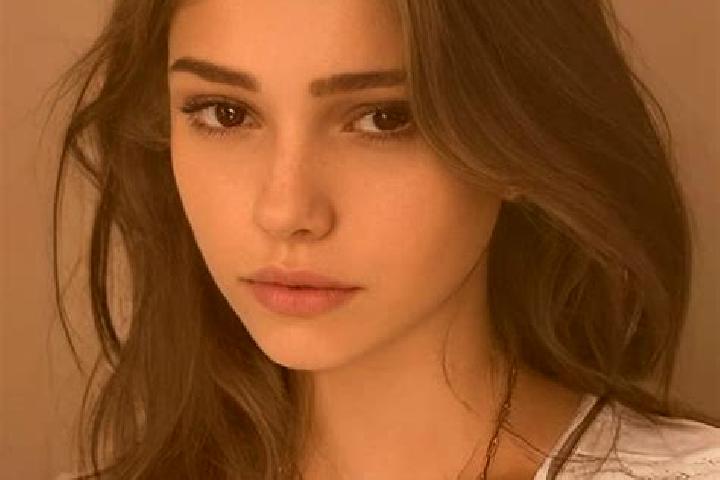Aurora, 39, a chestnut dark-eyed slavic companion based in Taksimo. Offering Travel Companion, CIM, Domination. Available for incall and outcall, overnight b...