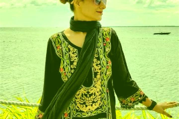 Aurora, 39 — Escort in Badh Malak, India