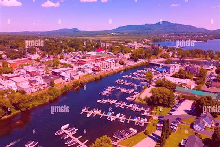 Aurora, 39 — Escort in Magog, Canada