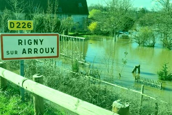 Aurora, 39 — Escort in Rigny-sur-Arroux, France
