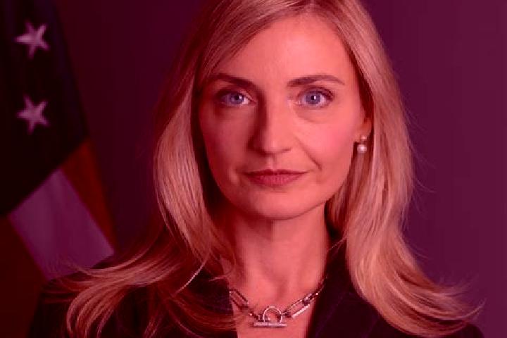 Aurora, 39 — Escort in Rogers, United States