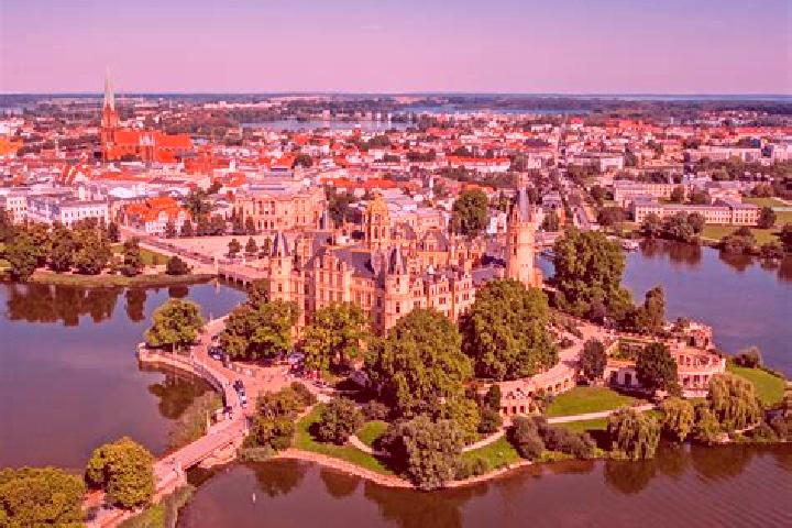 Aurora, 39 — Escort in Schwaan, Germany