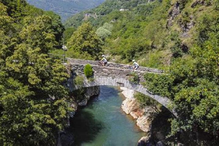 Aurora, 39 — Escort in Vezza d Alba, Italy