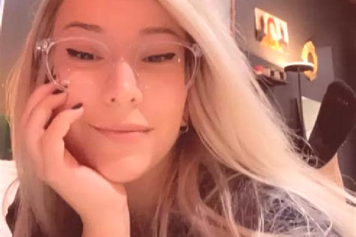 Ava, 20, a blonde dark-eyed mixed companion based in Montelera. Offering CIM, A-Level, Dinner Date. Available for incall and outcall, day and evening dates.