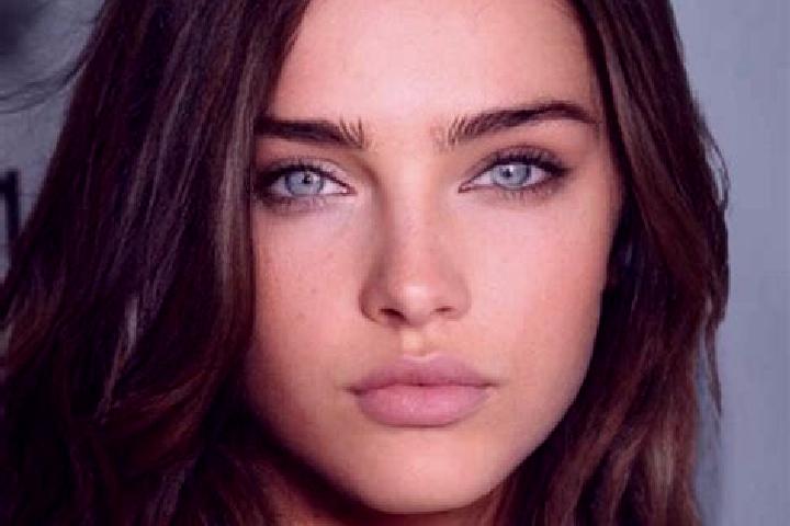 Ava, 20, a brunette blue-eyed mediterranean companion based in Betzenweiler. Offering BDSM, Striptease, Party Girl, Dinner Date. Available for incall and out...