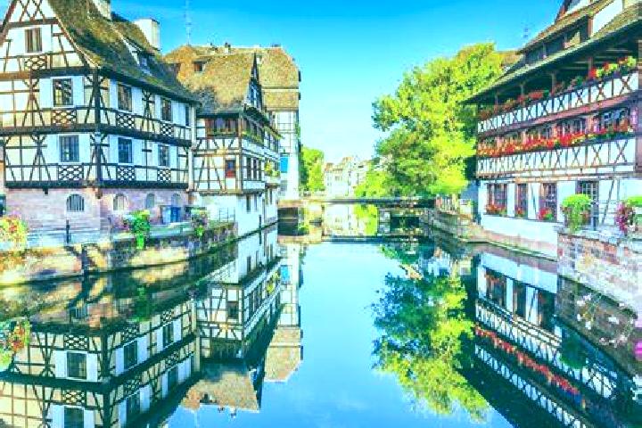 Ava, 20, a dark blonde brown-eyed european companion based in Jardim do Mulato. Offering Dinner Date, Travel Companion, Couples, Party Girl. Available for in...