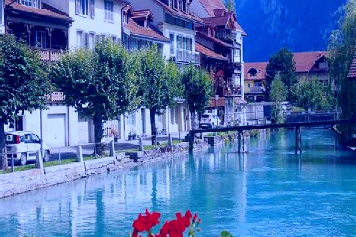 Ava, 20 — Escort in Gachlingen, Switzerland