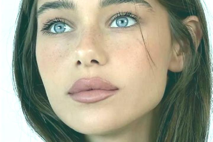 Ava, 21, a brunette brown-eyed caucasian companion based in Lekki. Offering Dinner Date, Couples, Travel Companion, GFE, Prostate Massage. Available for inca...