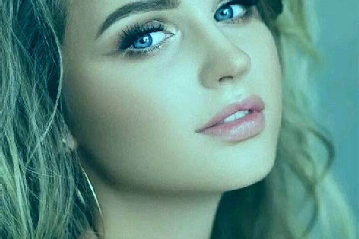 Ava, 21, a dark blonde blue-eyed slavic companion based in Fresno de Sayago. Offering Overnight, CIM, Girlfriend Experience, Prostate Massage. Available for ...