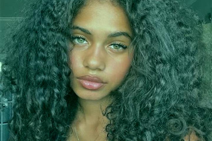 Ava, 22, a black dark-eyed ebony companion based in Urgnano. Offering Dinner Date, Massage, Domination, 69. Available for incall and outcall, day and evening...