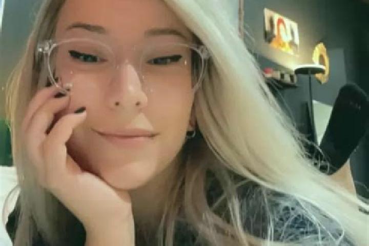 Ava, 22, a blonde grey-eyed indian companion based in Muenchweiler an der Rodalb. Offering CIM, Massage, Striptease, Duos, Roleplay. Available for incall and...