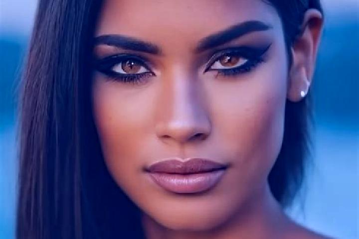 Ava, 22, a dark blonde green-eyed latina companion based in Normanview West. Offering BDSM, Fetish, Overnight, Domination. Available for incall and outcall, ...