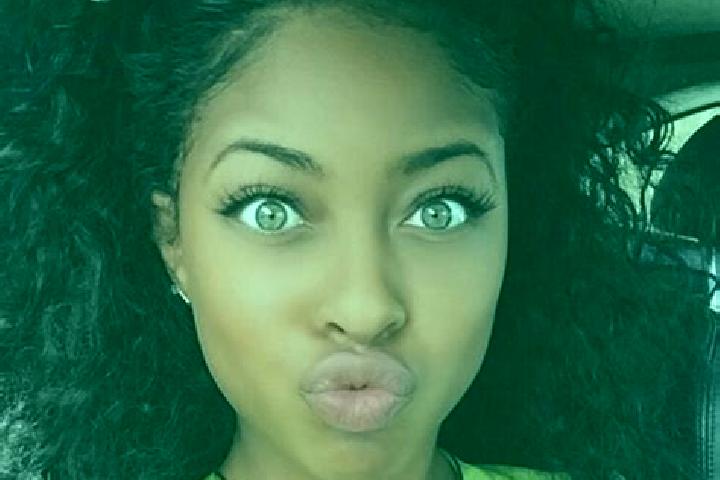 Ava, 23, a dark blonde green-eyed ebony companion based in Kudang. Offering Overnight, Dinner Date, CIM, Deep French Kissing. Available for incall and outcal...