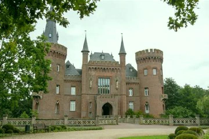 Ava, 23 — Escort in Dodenburg, Germany