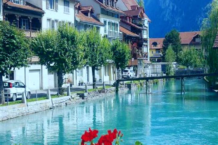 Ava, 23 — Escort in Rietgrabenhang, Switzerland