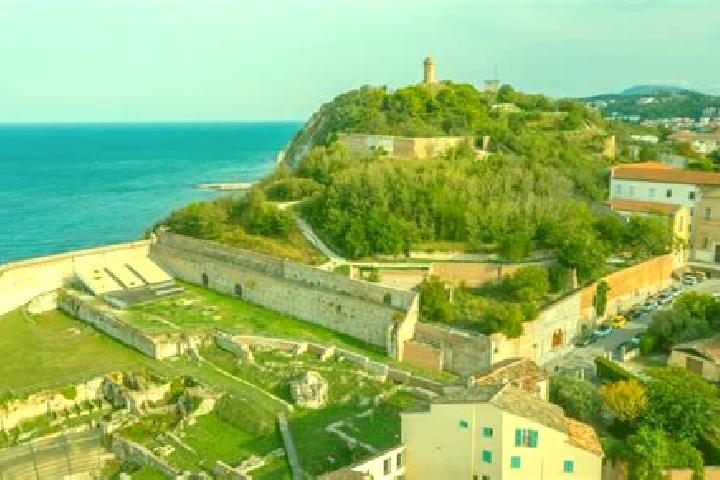 Ava, 23 — Escort in Sant Elpidio a Mare, Italy