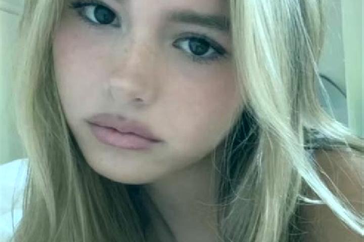 Ava, 24, a blonde brown-eyed indian companion based in Raciazek. Offering Couples, CIM, Party Girl. Available for incall and outcall, day and evening dates.