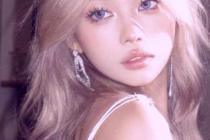 Ava, 24, a blonde grey-eyed asian companion based in Becerril. Offering Striptease, Dinner Date, Domination, Roleplay. Available for incall and outcall, over...