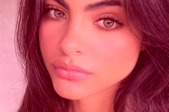 Ava, 24, a brunette green-eyed latina companion based in Kambut. Offering Girlfriend Experience, Fetish, Party Girl, Striptease. Available for incall and out...