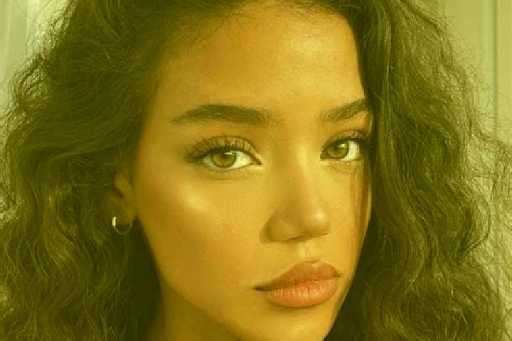 Ava, 24, a red brown-eyed ebony companion based in Kathlal. Offering Dinner Date, Party Girl, GFE. Available for incall and outcall, day and evening dates.