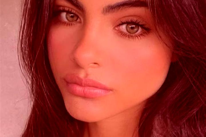 Ava, 24, a red green-eyed indian companion based in Kotafeuk. Offering Erotic Massage, BDSM, Dinner Date. Available for incall and outcall, day and evening d...