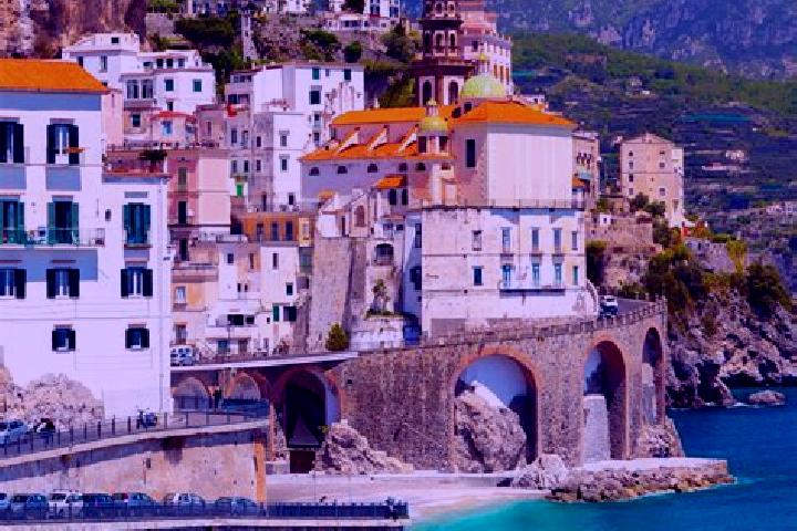 Ava, 24 — Escort in Botticino, Italy