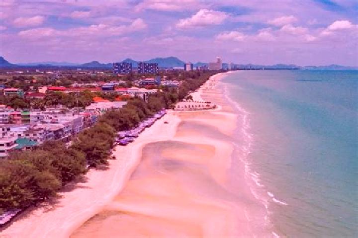 Ava, 24 — Escort in Phetchaburi, Thailand