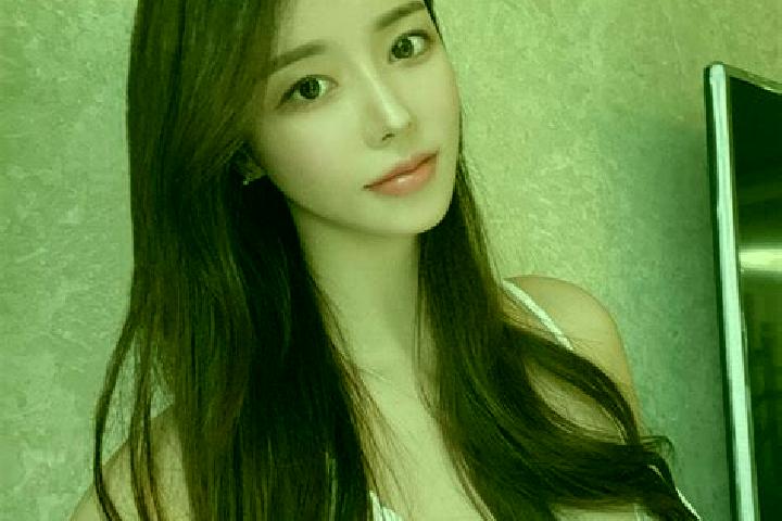 Ava, 24 — Escort in Shuangshu, China